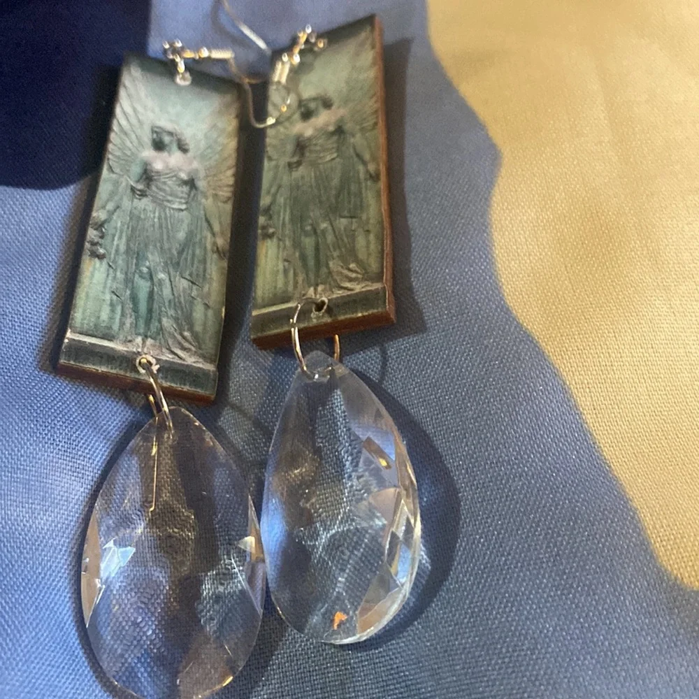 Strong Angels 😇 earrings - Picture 4 of 6